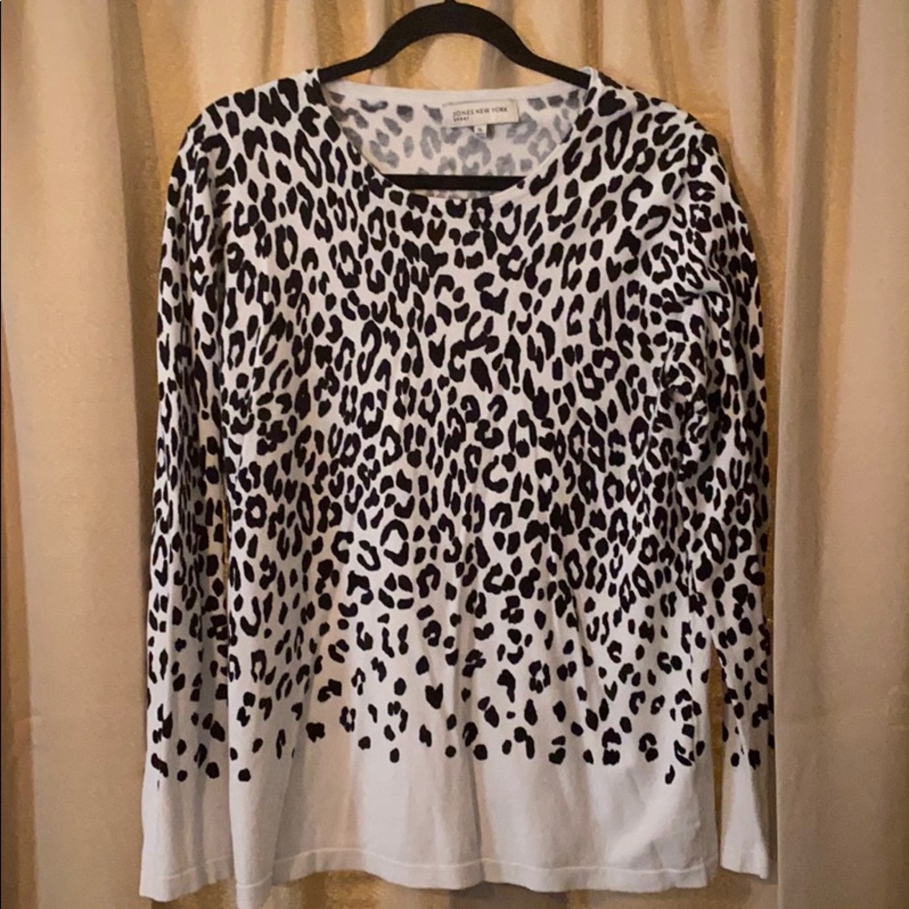 Black and White Leopard Top